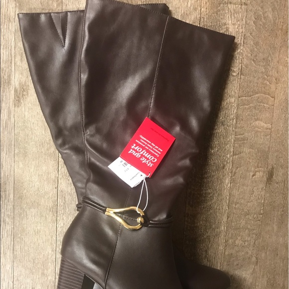 NWT 8 1/2W Women’s Heeled Boots - Picture 2 of 2